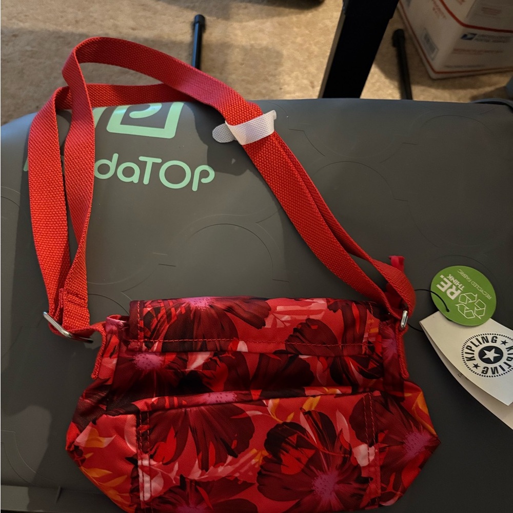 NWT kippling floral red crossbody‎ - Picture 3 of 9